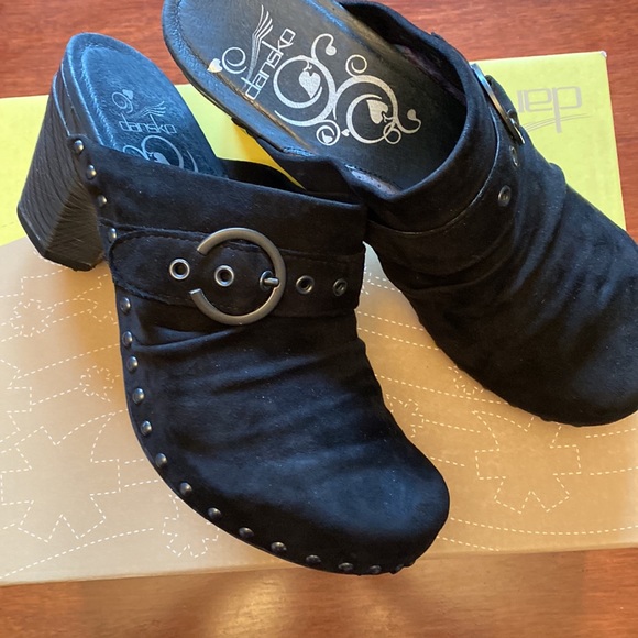 Dansko suede mules. Size 39 - Picture 4 of 11